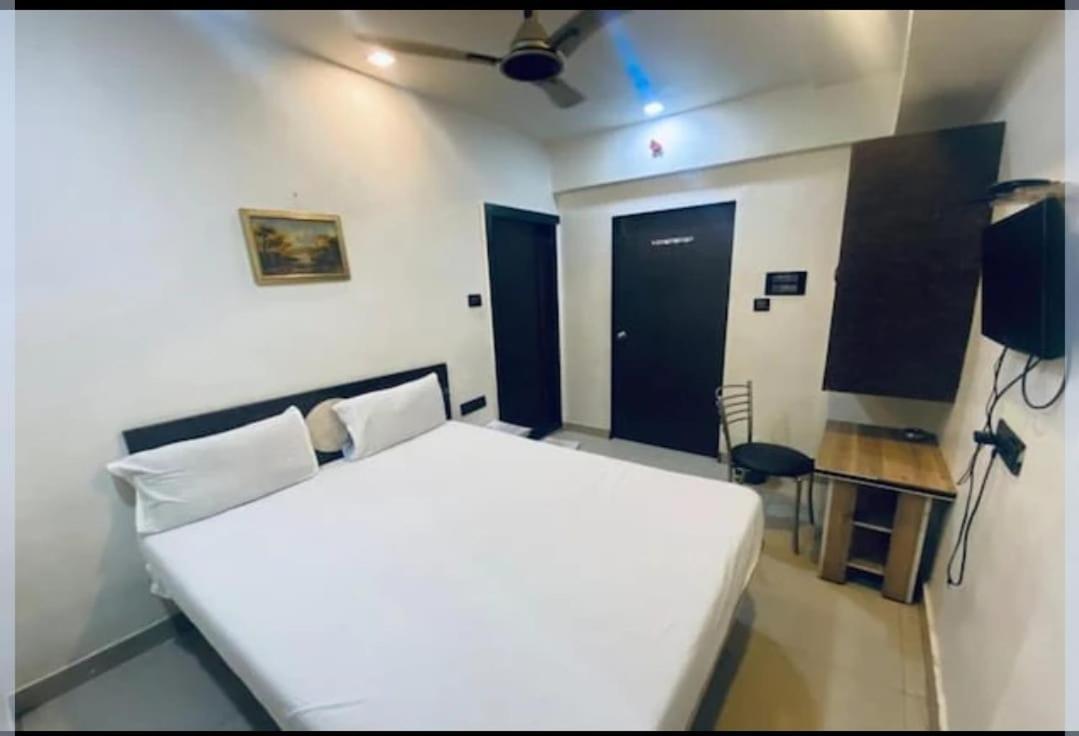 Shubham Residency Mahape Hotell Navi Mumbai Exteriör bild
